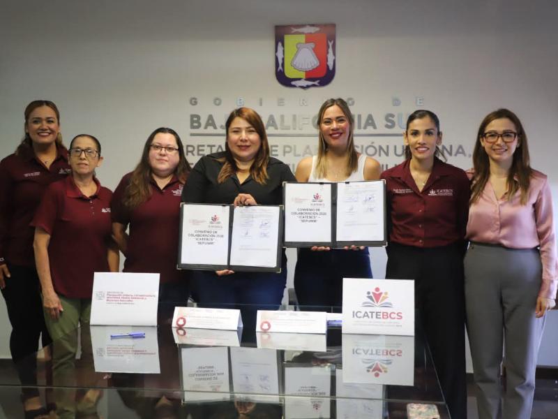 Firma convenio de colaboración Secretaria de planeación para capacitación continua