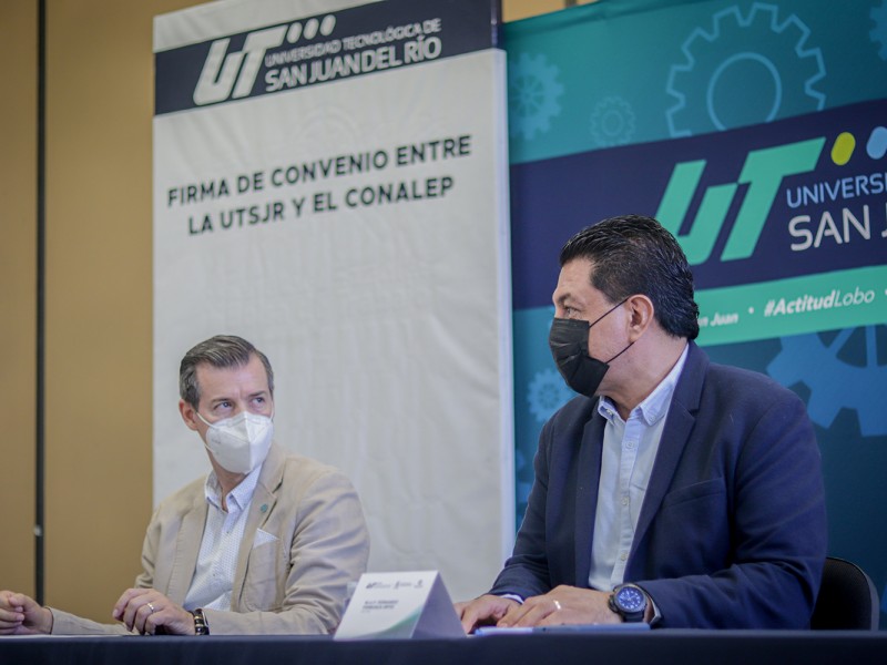 Firman acuerdo de colaboración la UTSJR y CONALEP