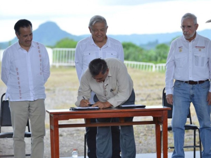 Firman acuerdo para culminar autopista Cardel-Poza Rica