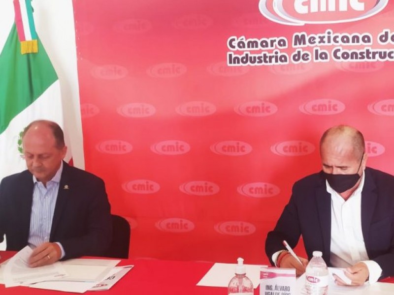 Firman convenio CMIC y COPARMEX