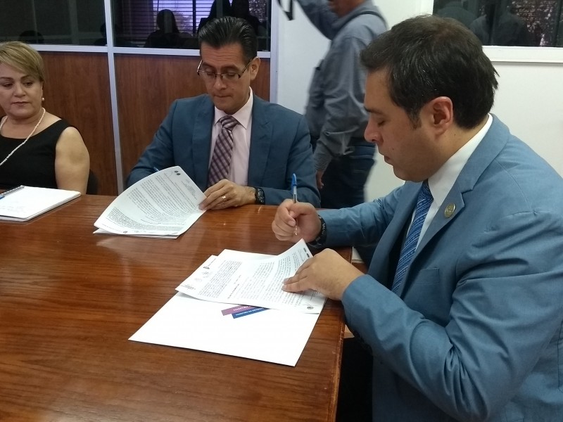 Firman convenio de colaboración.