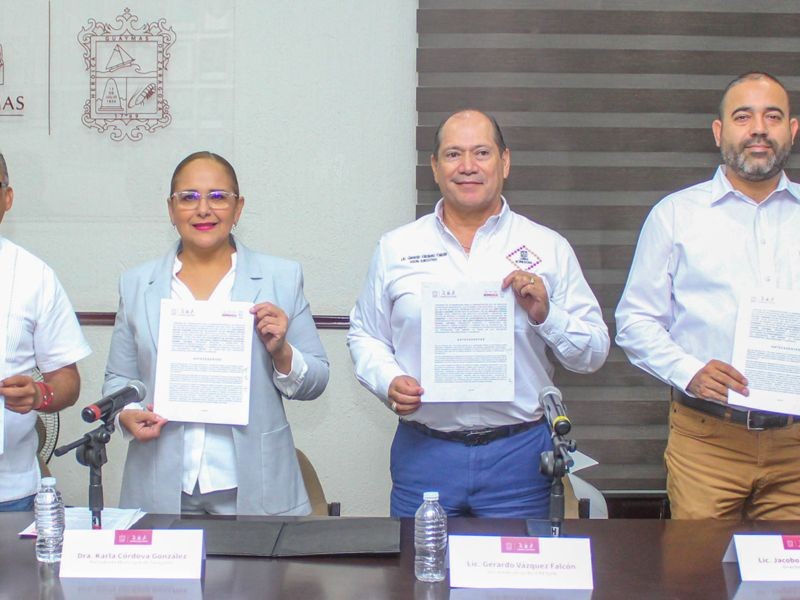 Firman convenio de servicios catastrales