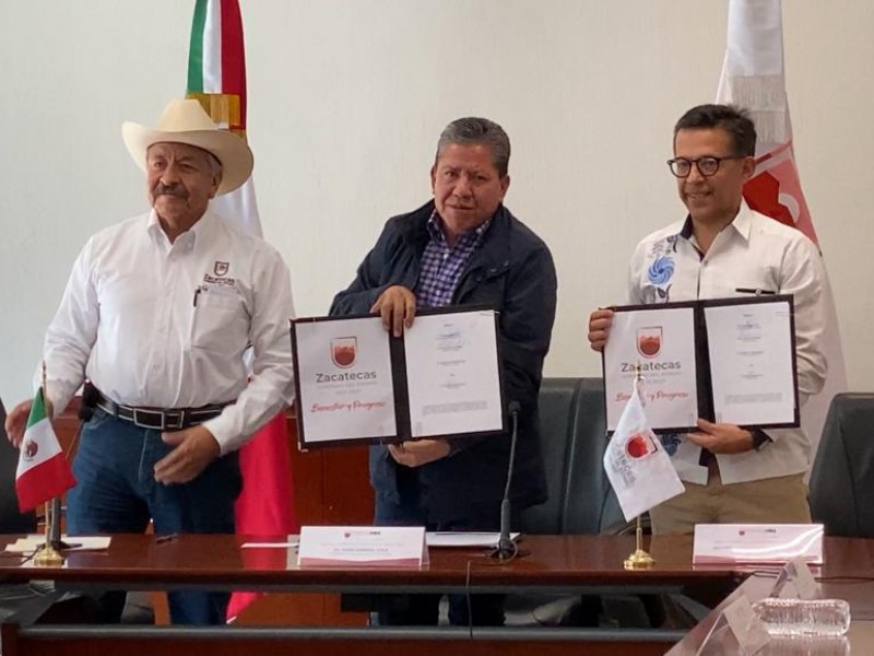 Firman convenio en beneficio del sector agropecuario