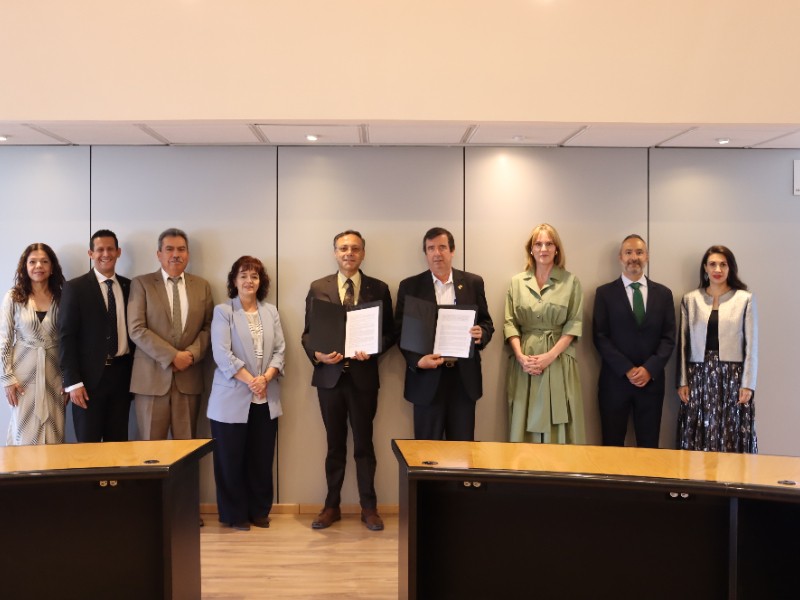 Firman convenio en favor de la conservación del agua