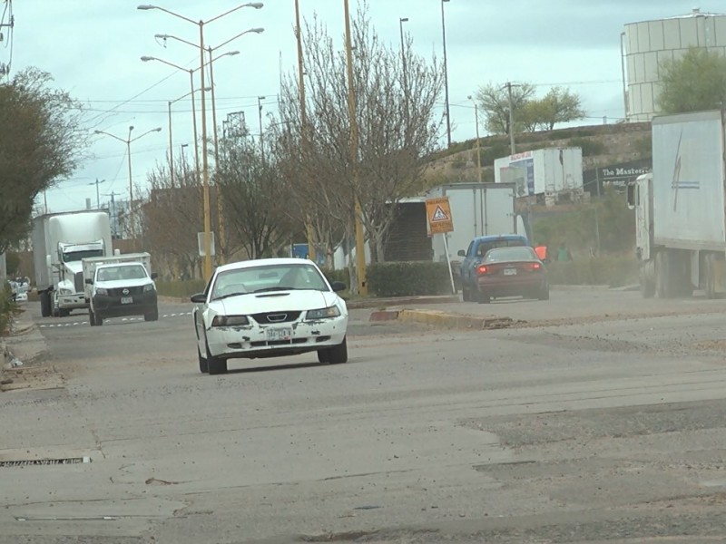 Firman convenio para pavimentar avenida industrial.