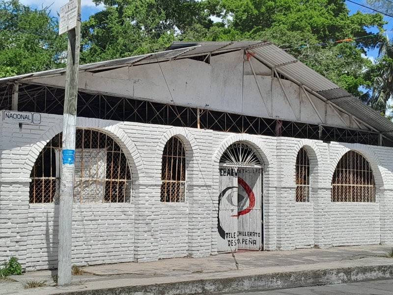 Firman escrituras del Telebachillerato de Santiago de la Peña