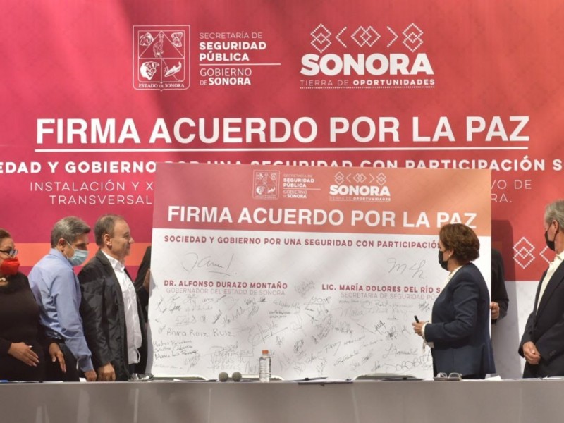 Firman gobierno y sociedad, acuerdo por la paz