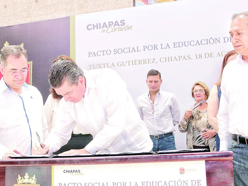 Firman pacto por la educación en Chiapas