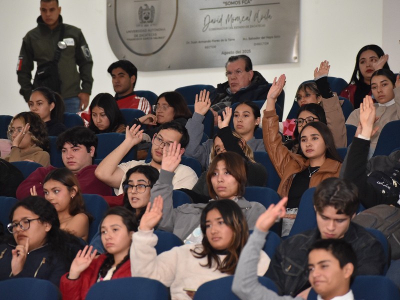 Fiscalía acerca taller “Red Flags en Línea” a estudiantes de la UAZ
