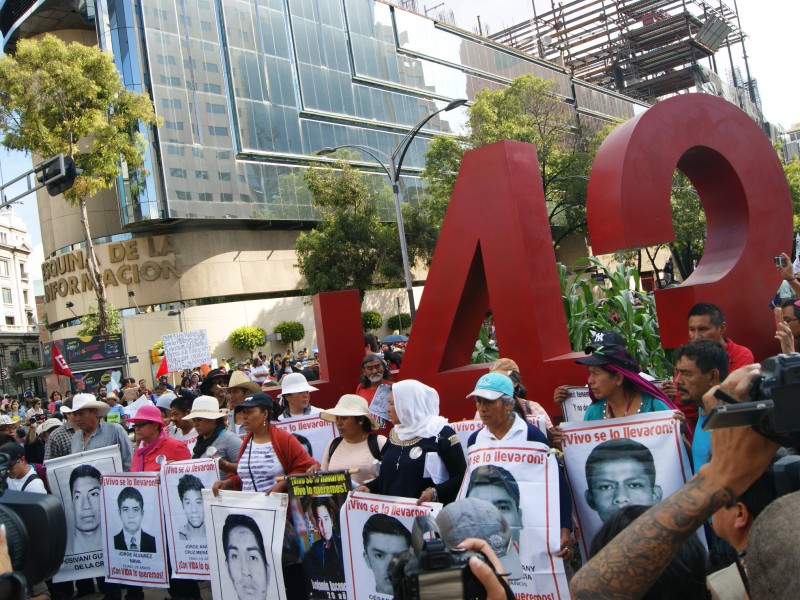 Fiscalía de Ayotzinapa, tras funcionarios que incumplieron