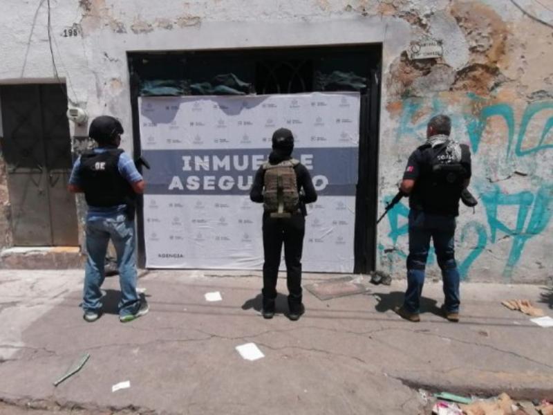 Fiscalía asegura presunto casino clandestino y detiene a 14 personas en Guadalajara