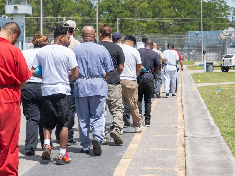 Florida abre nuevo centro de detención con 2,000 plazas