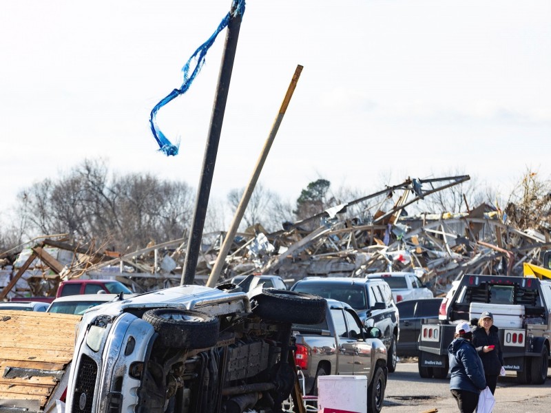 Florida envía ayuda y socorristas a zona asolada por tornados