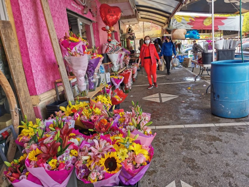 Floristas de Los Mochis reportan bajas ventas este San Valentín