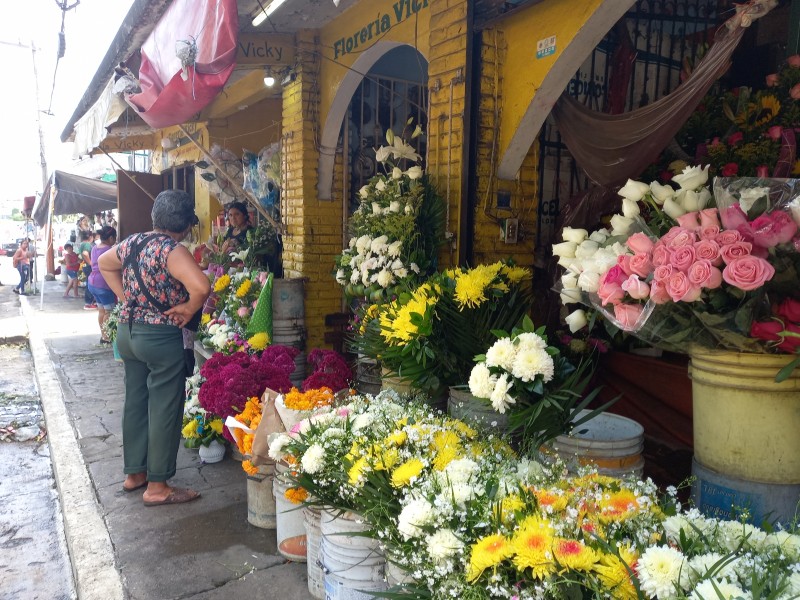 Floristas en espera de repunte de ventas