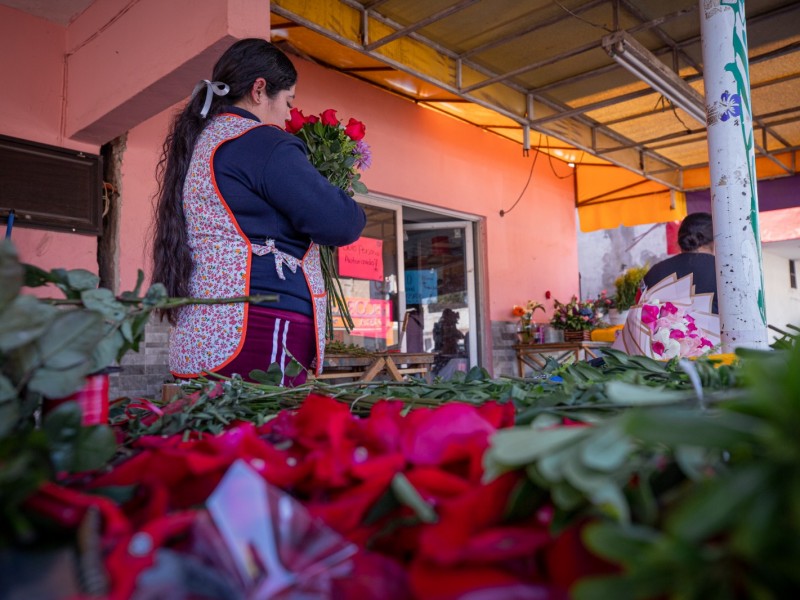 Floristas en Guasave acuerdan no subir precios en San Valentín