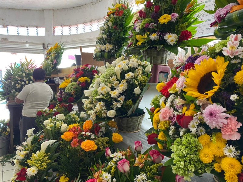 Floristas esperan un aumento en ventas este 14 de Febrero