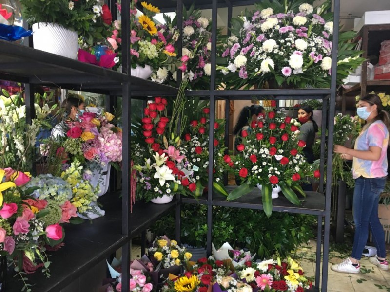 Floristas piden regular permisos este 10 de mayo