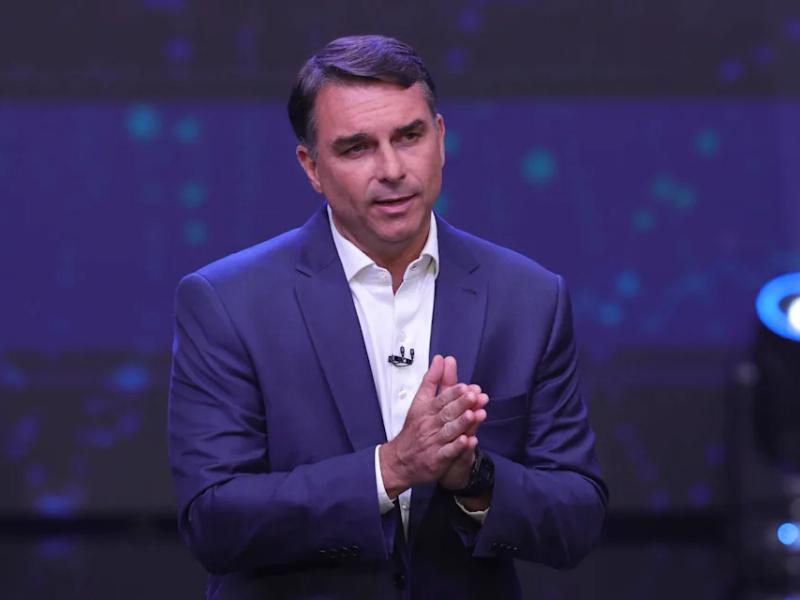 Flávio Bolsonaro pedirá anulación de las elecciones en Brasil