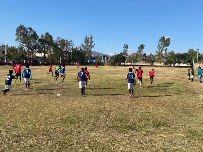 Fomentan actividades deportivas entre niños de colonias vulnerables