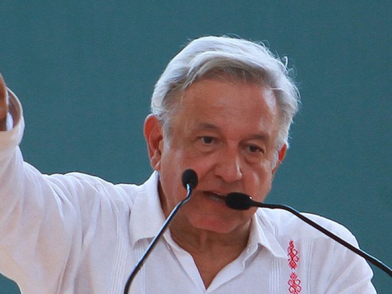 Formaliza AMLO en Salina Cruz operación de puertos a SEDENA