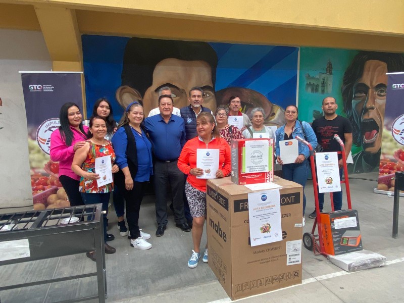 Fortalecen el comercio fijo, semifijo y popular de Guanajuato.