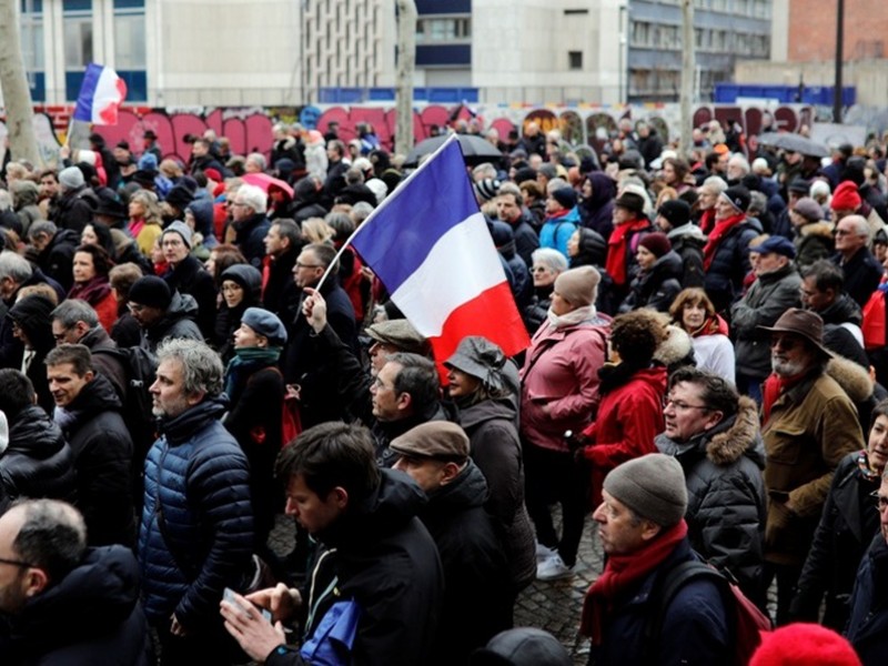 Franceses marcharon contra 