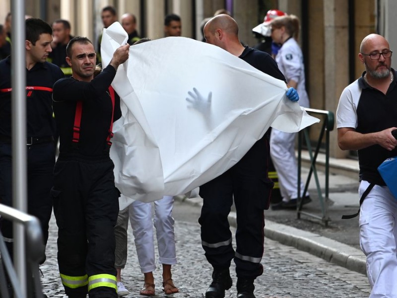 Francia: Explosión de paquete bomba deja 8 heridos