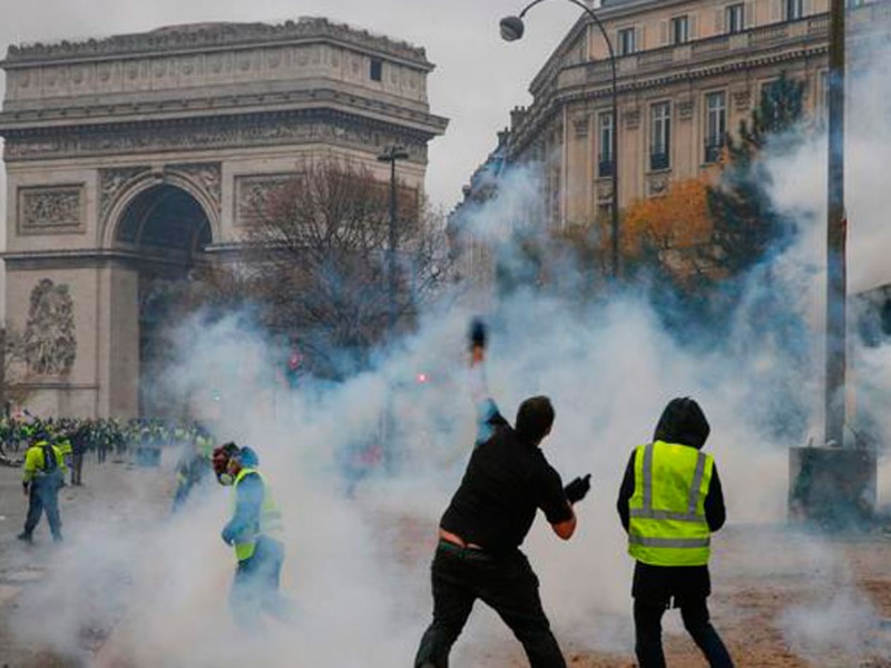 Francia se blinda ante protestas