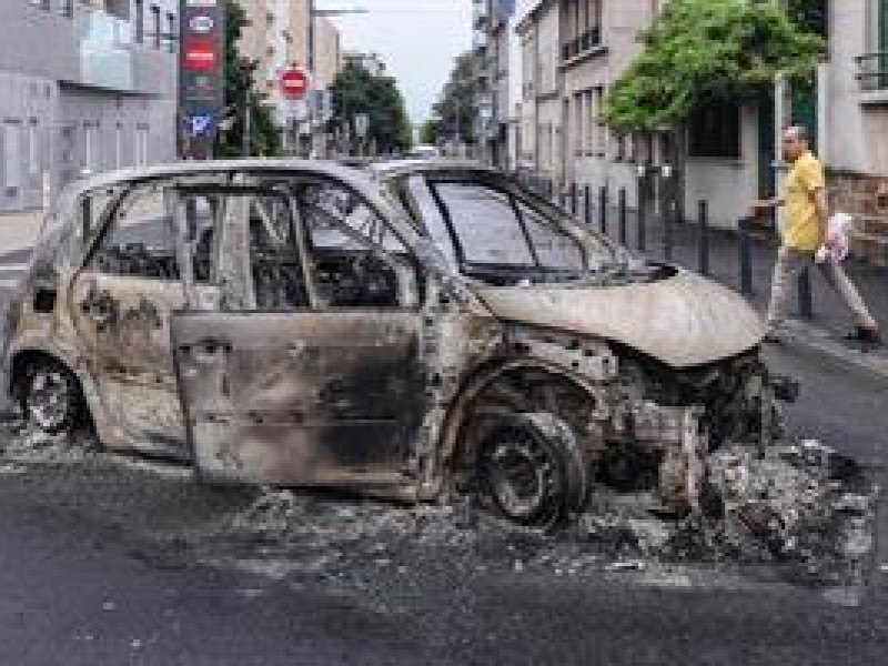 Francia se prepara para otra noche altercados