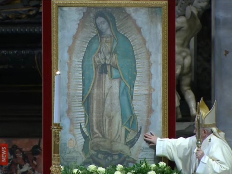 Francisco dedicó la misa por la Virgen de Guadalupe