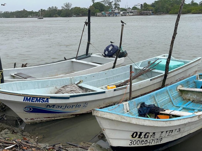 Frente frío detiene actividad pesquera en la Laguna de Tampamachoco