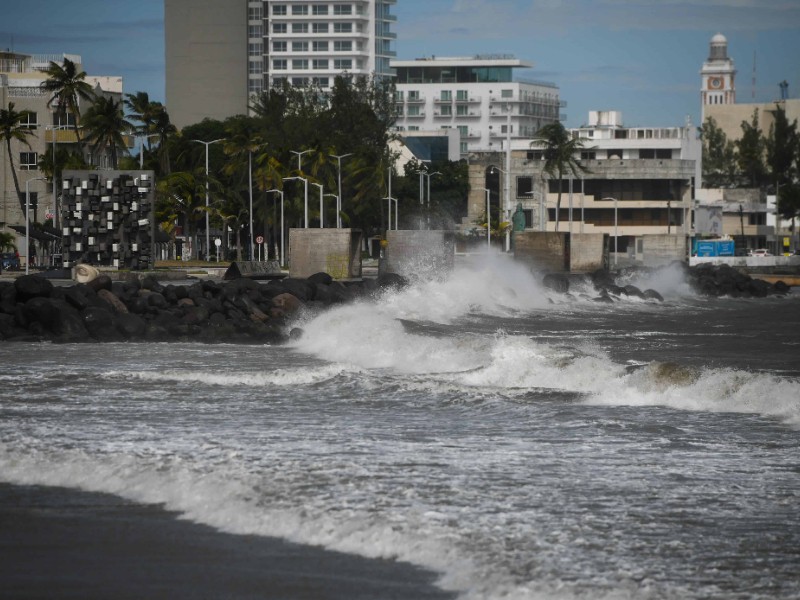 Frente frío provoca Norte y lluvias en Veracruz