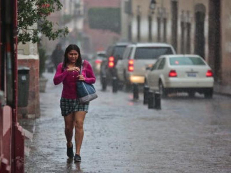 Frío y lluvias seguirán en Querétaro toda la semana