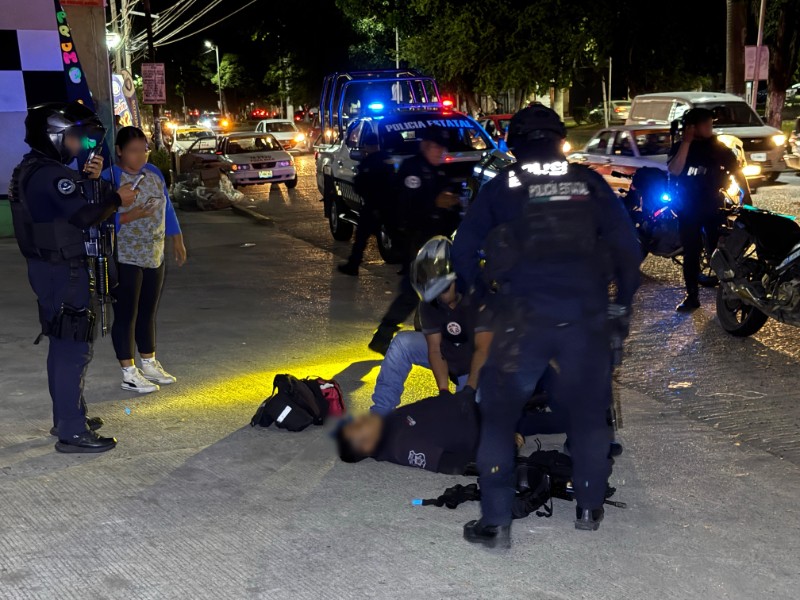 Frustran asalto a familia en Poza Rica; un Policía herido