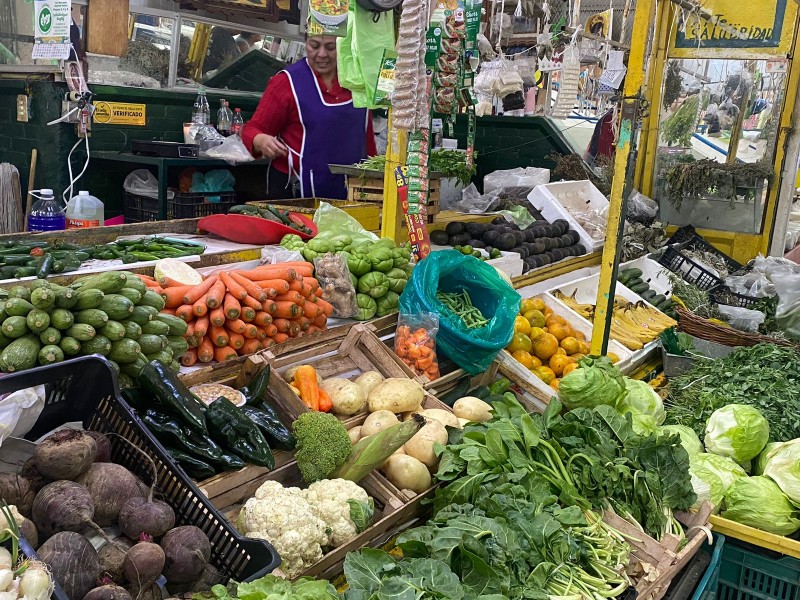 Frutas y verduras se ven afectadas por falta de agua