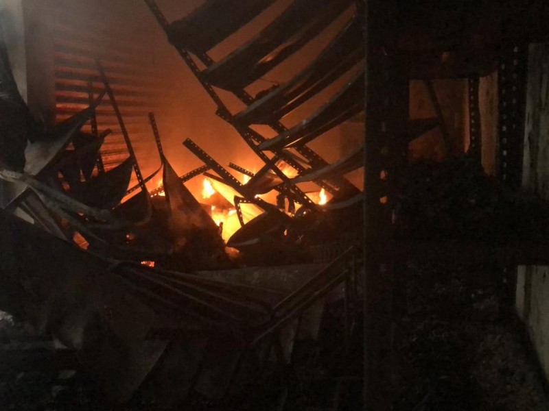Fuego consume 5 locales de mercado en Tonalá