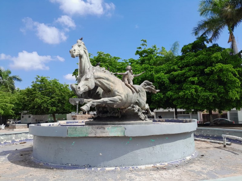 Fuentes y parques en el olvido en Los Mochis