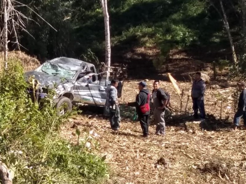 Fuerte accidente deja 14 lesionados