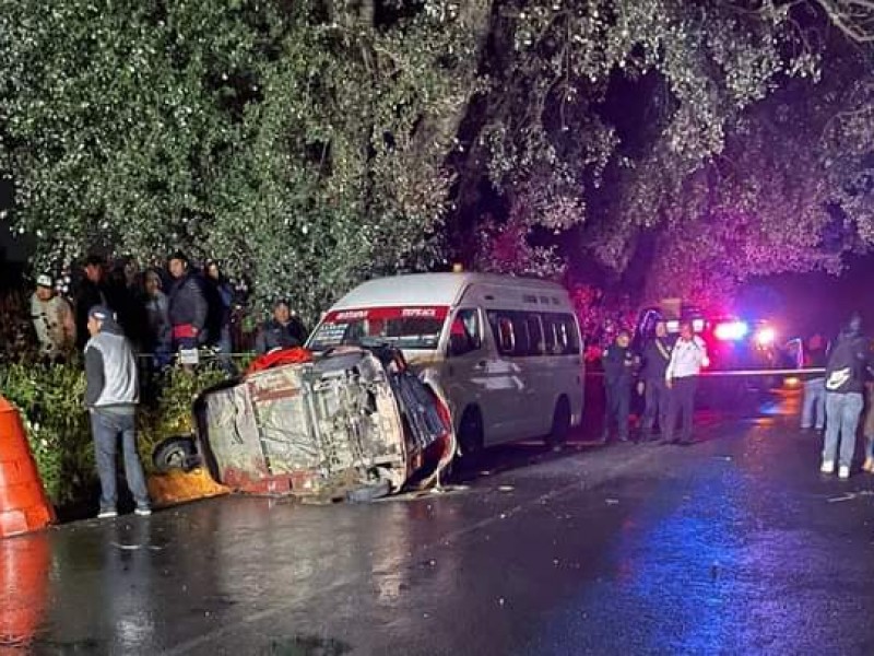 Fuerte accidente deja dos muertos en Tepeaca
