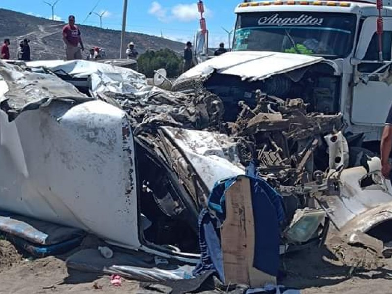 Fuerte accidente deja un muerto y heridos en Esperanza