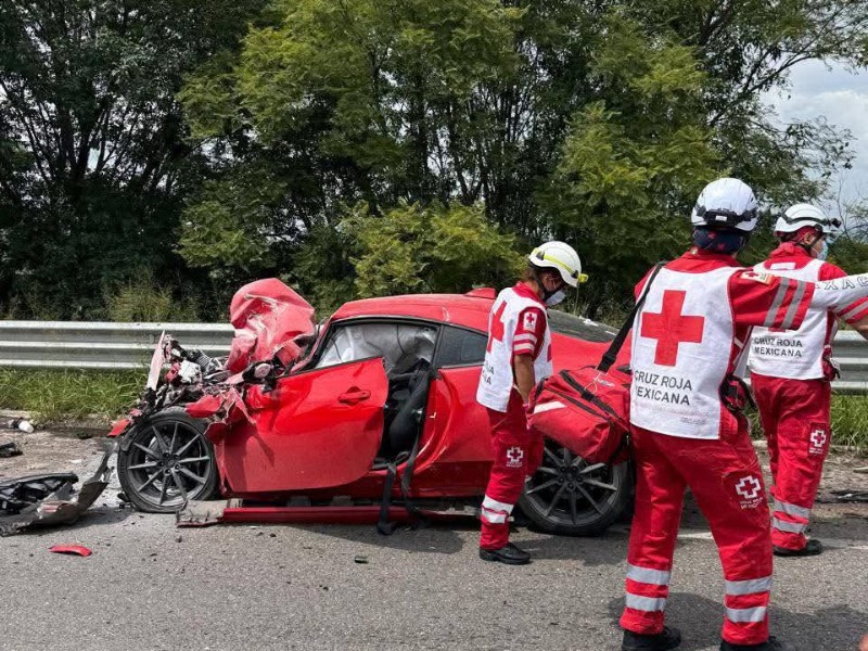 Fuerte accidente en autopista Oaxaca-Tehuacan, deja un muerto y dos heridos