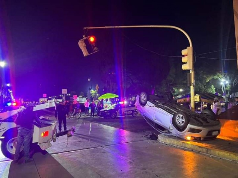 Fuerte accidente en calles principales de San Pedro Cholula