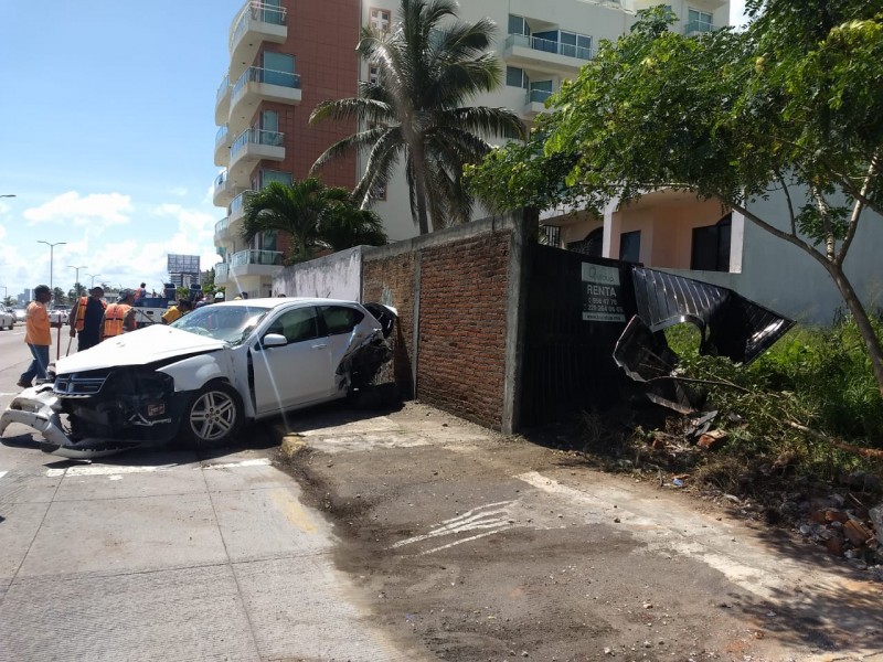 Fuerte accidente en el bulevar Miguel Alemán