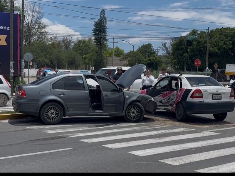 Fuerte accidente en la Adolfo Lopez Mateos