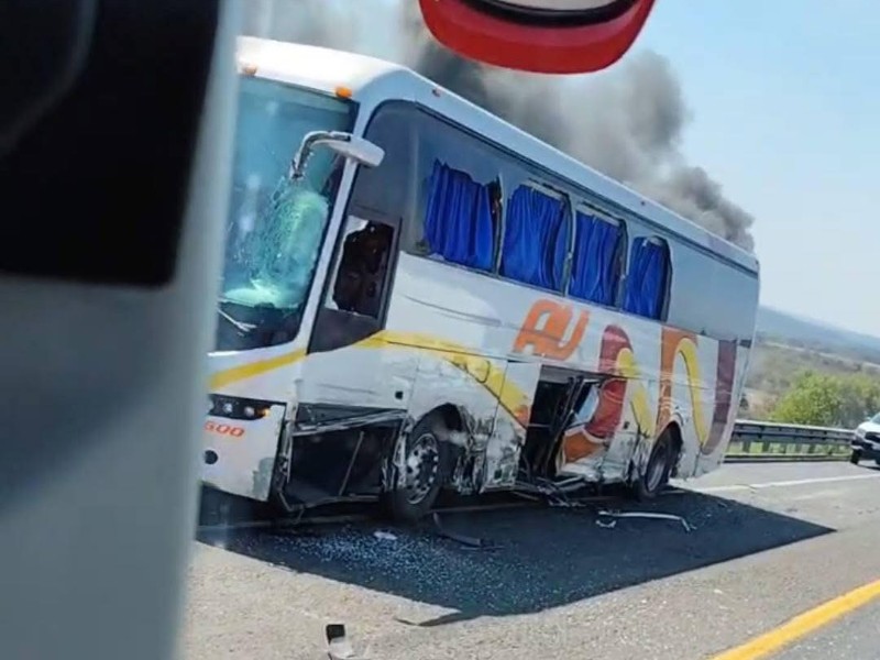 Fuerte accidente en Cuacnopalan-Oaxaca deja entre 15 y 21 muertos