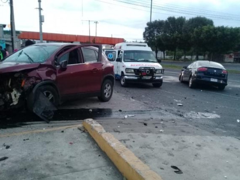Fuerte accidente en la Xalapa-Banderilla deja dos lesionados