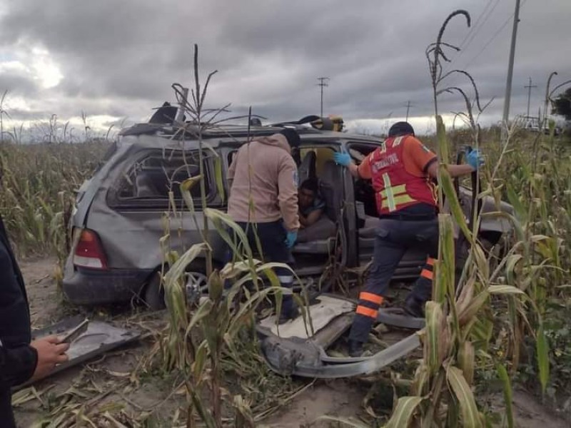 Fuerte accidente en Tlachichuca deja dos lesionados