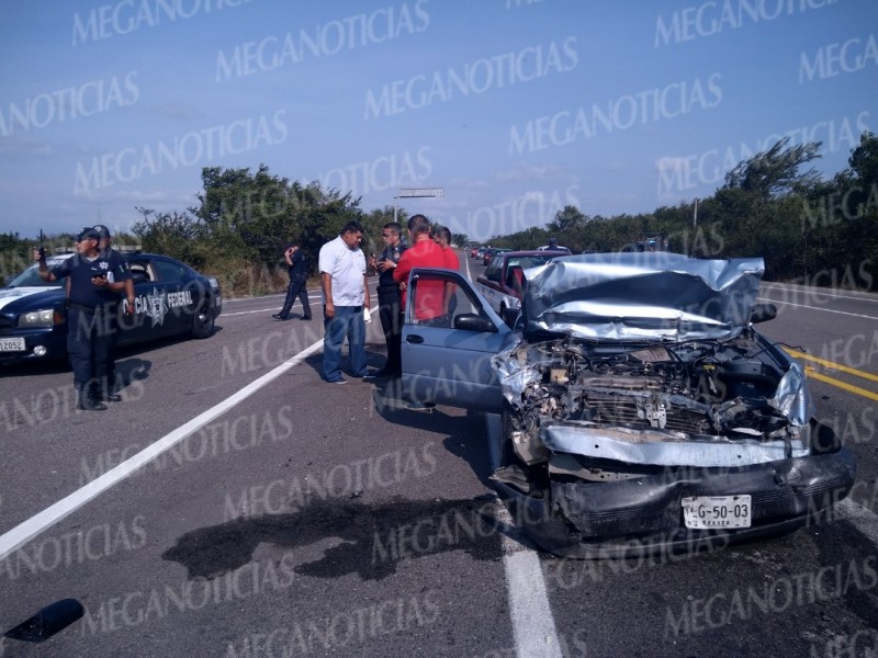 Fuerte accidente entre 3 vehículos deja 1 lesionado