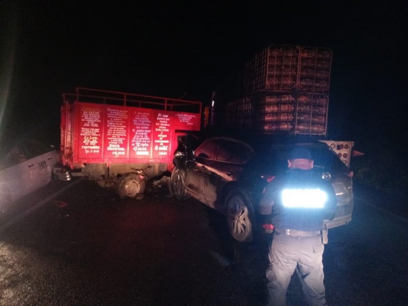 Fuerte accidente por bloqueo carretero en Juchitán